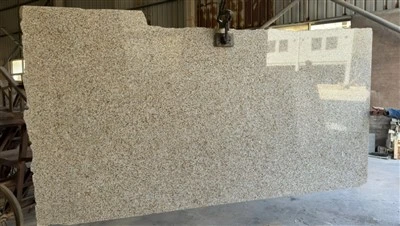 G682 Rustgul granitplade